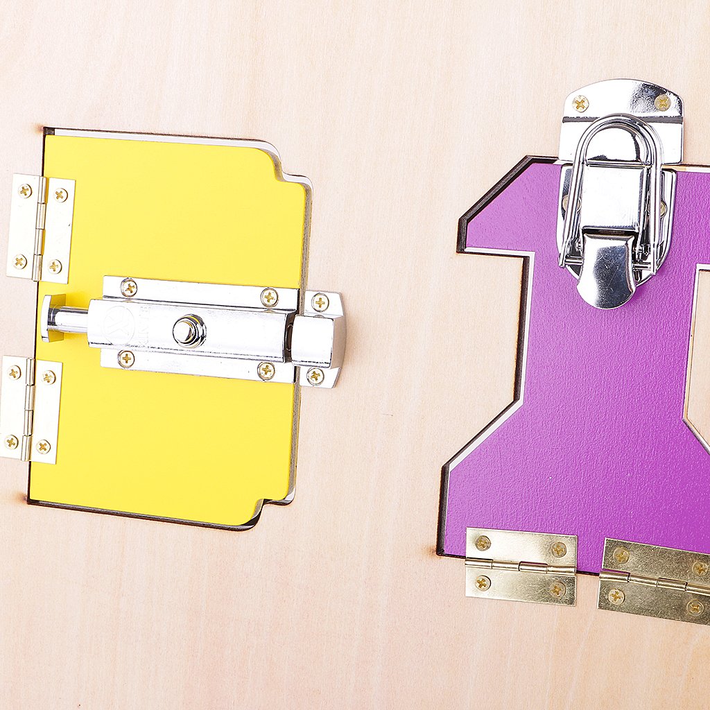 Mo100 - Montessori locks board