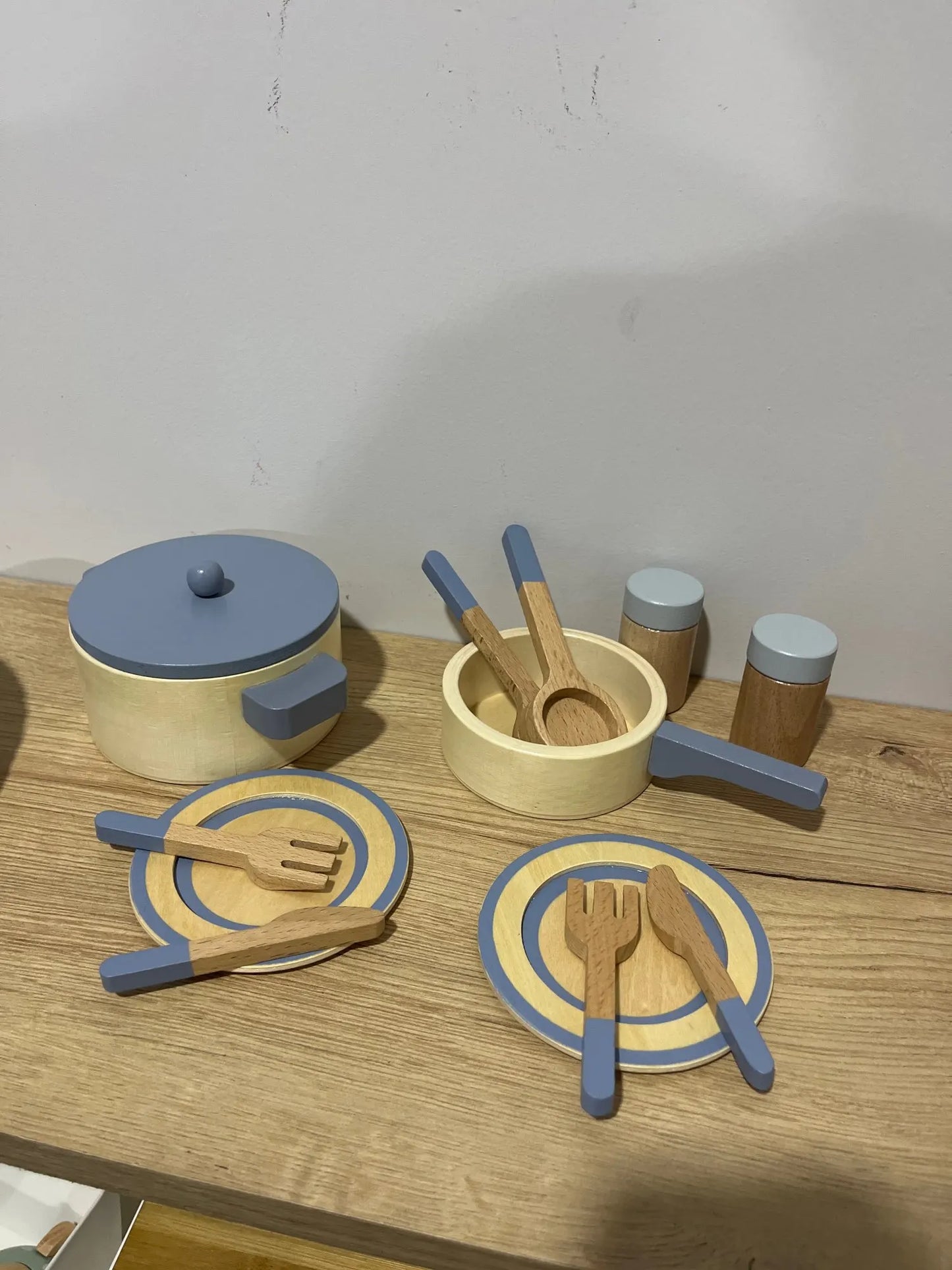 M163 - Wooden cookware set