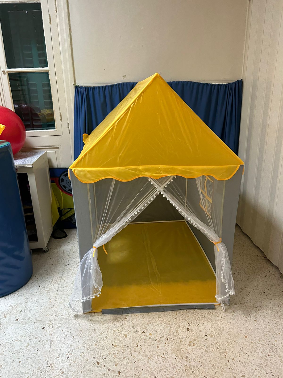 M184 - House tent