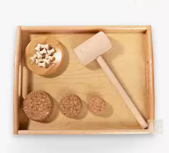 Mo088 - Montessori beating nails tray