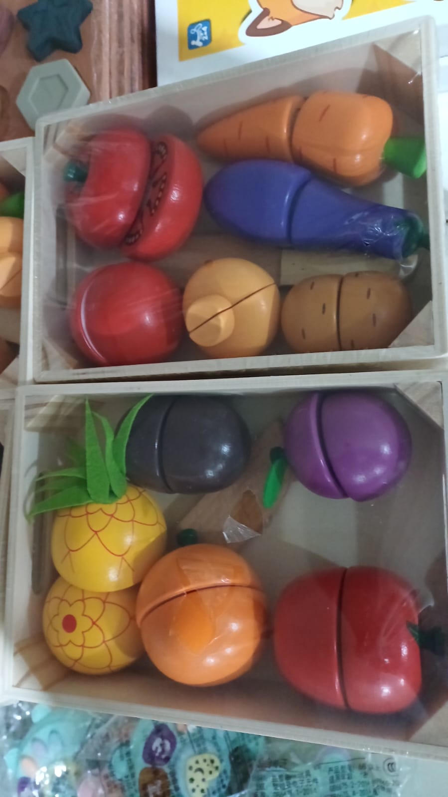 M207 - Wooden fruits or vegetables cutting toy