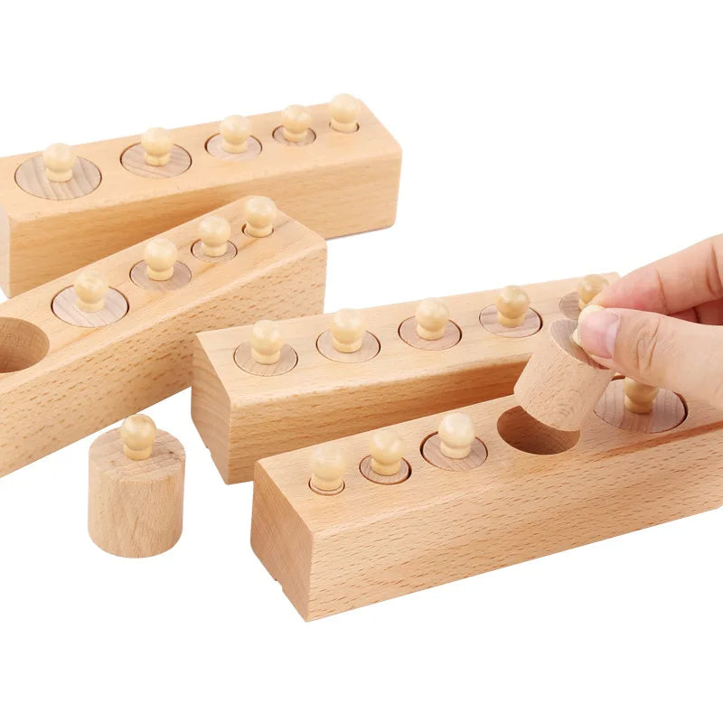 Mo013 - Montessori wooden cylinder sockets