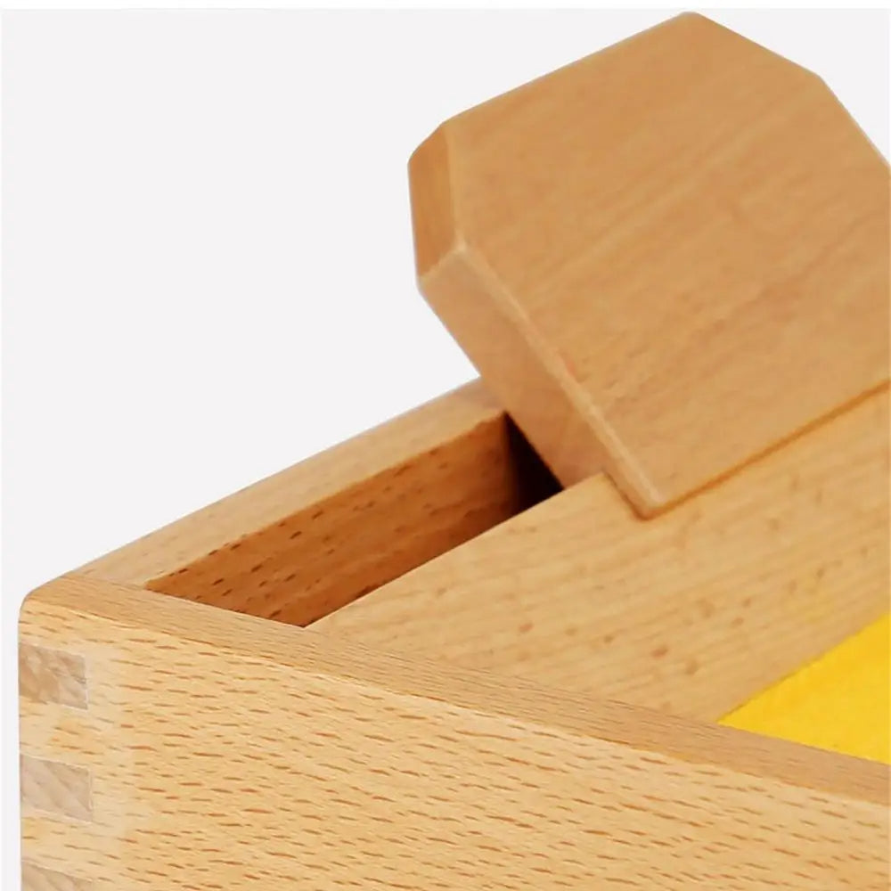 Mo066 - Montessori sand tray