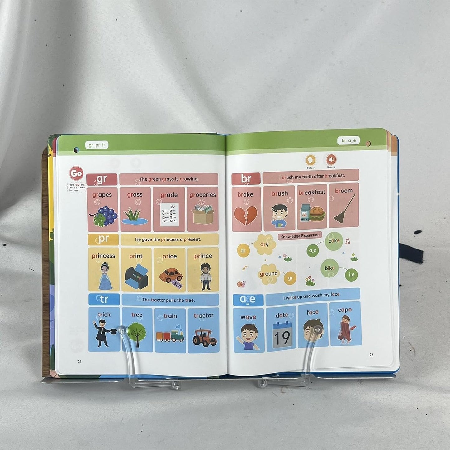 L040 - First Phonics Sound Book