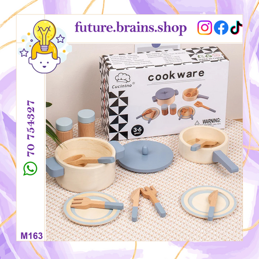 M163 - Wooden cookware set