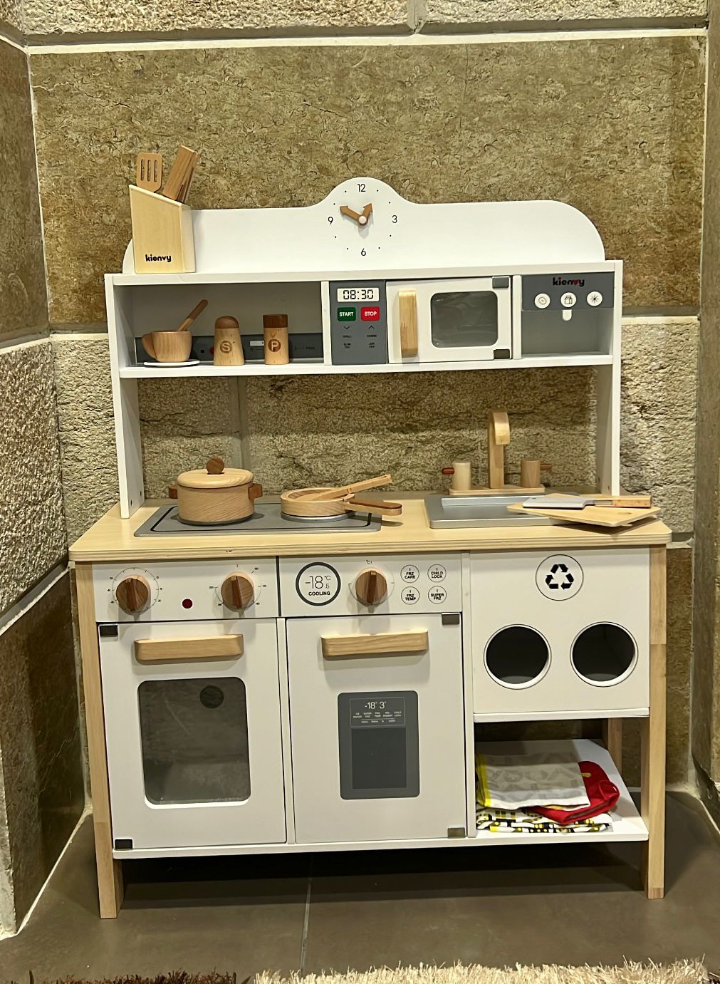 M246 - Master plus kitchen play 90 x 66 cm (FREE DELIVERY)