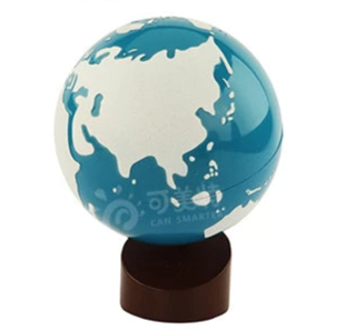 Mo075 - Montessori globe of land and water