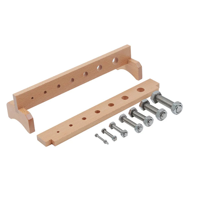 Mo141 - Montessori nuts and bolts