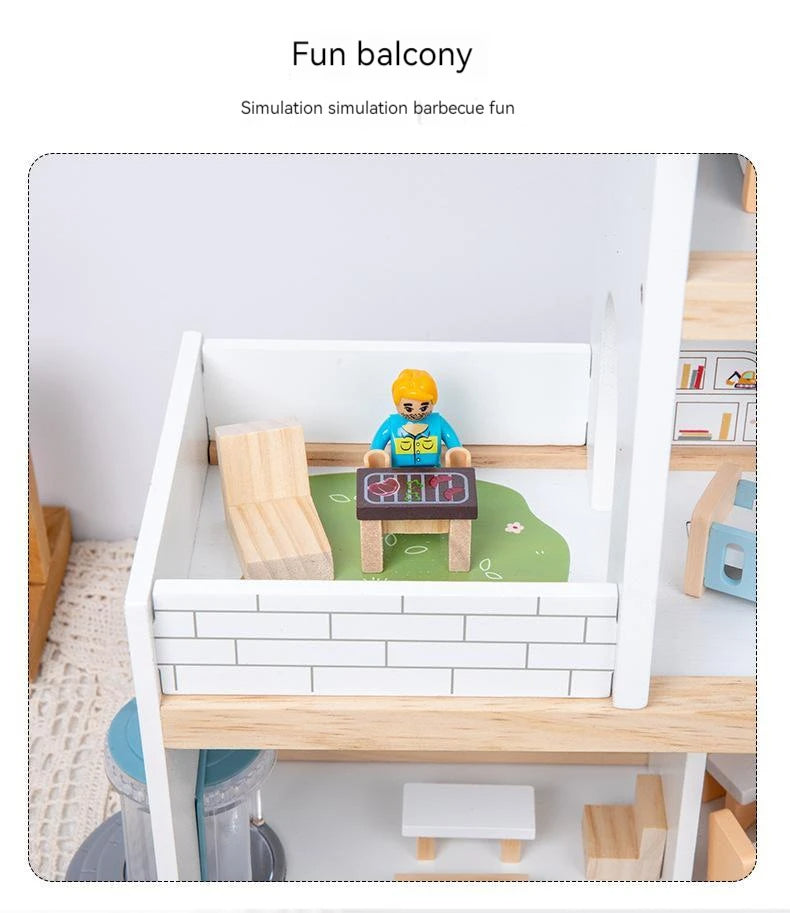 M259 - Wooden doll house 42 x 39 cm