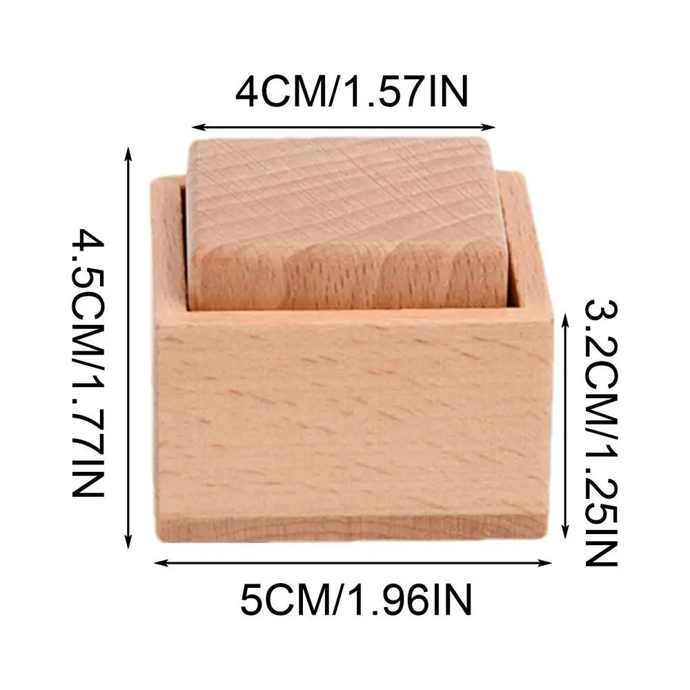 Mo134 - Montessori 3D shape fitting exercise - Cube